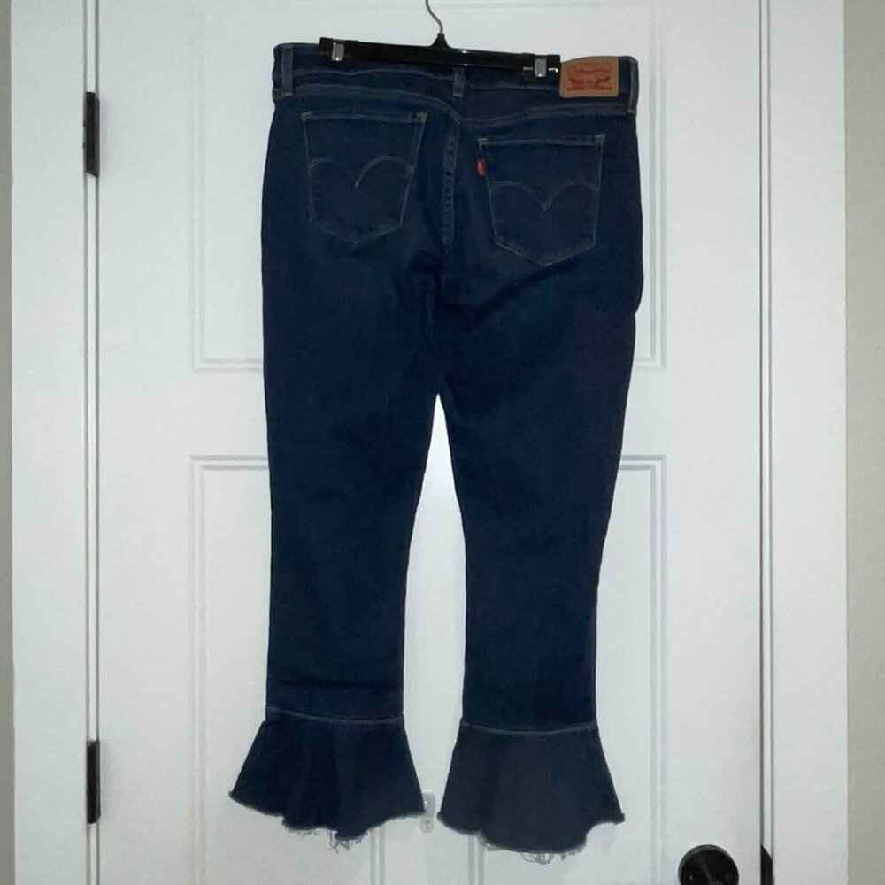 Levi's 711 Skinny with a Ruffle Hem ā Size 31ā - VEUC